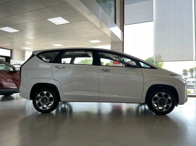 hyundai stargazer cao cap 6 cho 2023 2 640x479 - Hyundai Stargazer Cao Cấp 6 Chỗ 2025: Th&ocirc;ng số, Gi&aacute; b&aacute;n mới nhất, Đ&aacute;nh gi&aacute; xe