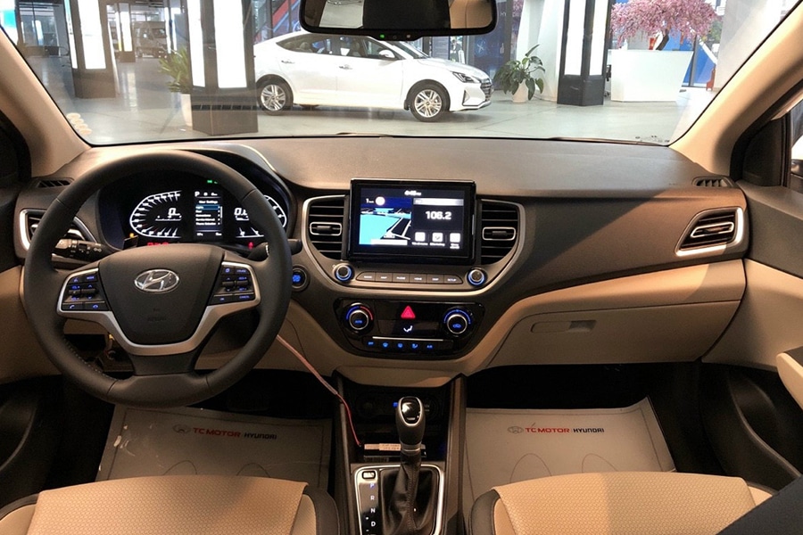 So sánh Hyundai Accent đặc biệt và Accent AT tiêu chuẩn, nên mua bản nào? accent 1 4 at dac biet 569 8 - So sánh Hyundai Accent đặc biệt và Accent AT tiêu chuẩn, nên mua bản nào?