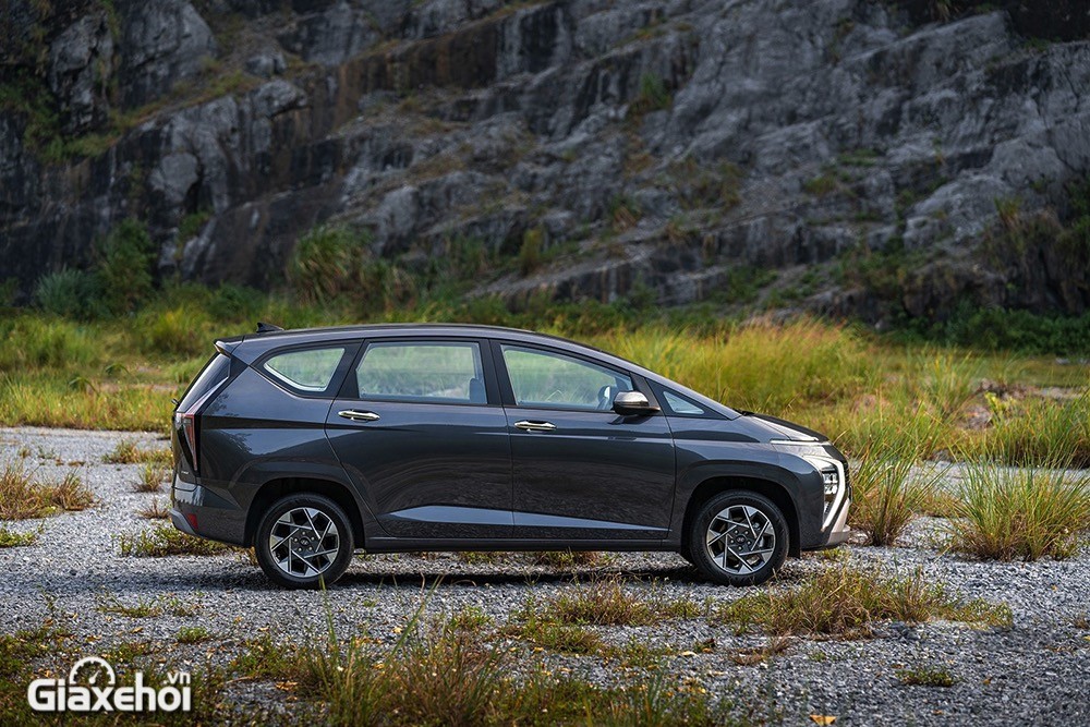 Hyundai Stargazer 2023 th&acirc;n xe