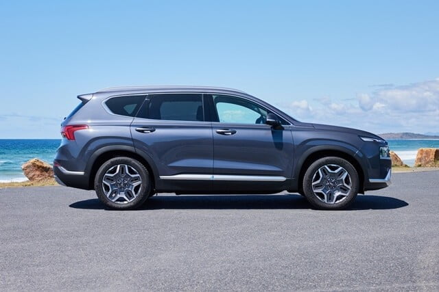 Đ&aacute;nh gi&aacute; xe Hyundai SantaFe Hybrid 2023: Cung c&acirc;́p th&ecirc;m sự lựa chọn cho khách hàng, phù hợp xu hướng tương lai