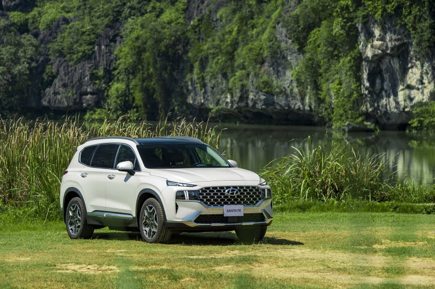 Đ&aacute;nh gi&aacute; xe Hyundai SantaFe Hybrid 2023: Cung c&acirc;́p th&ecirc;m sự lựa chọn cho khách hàng, phù hợp xu hướng tương lai