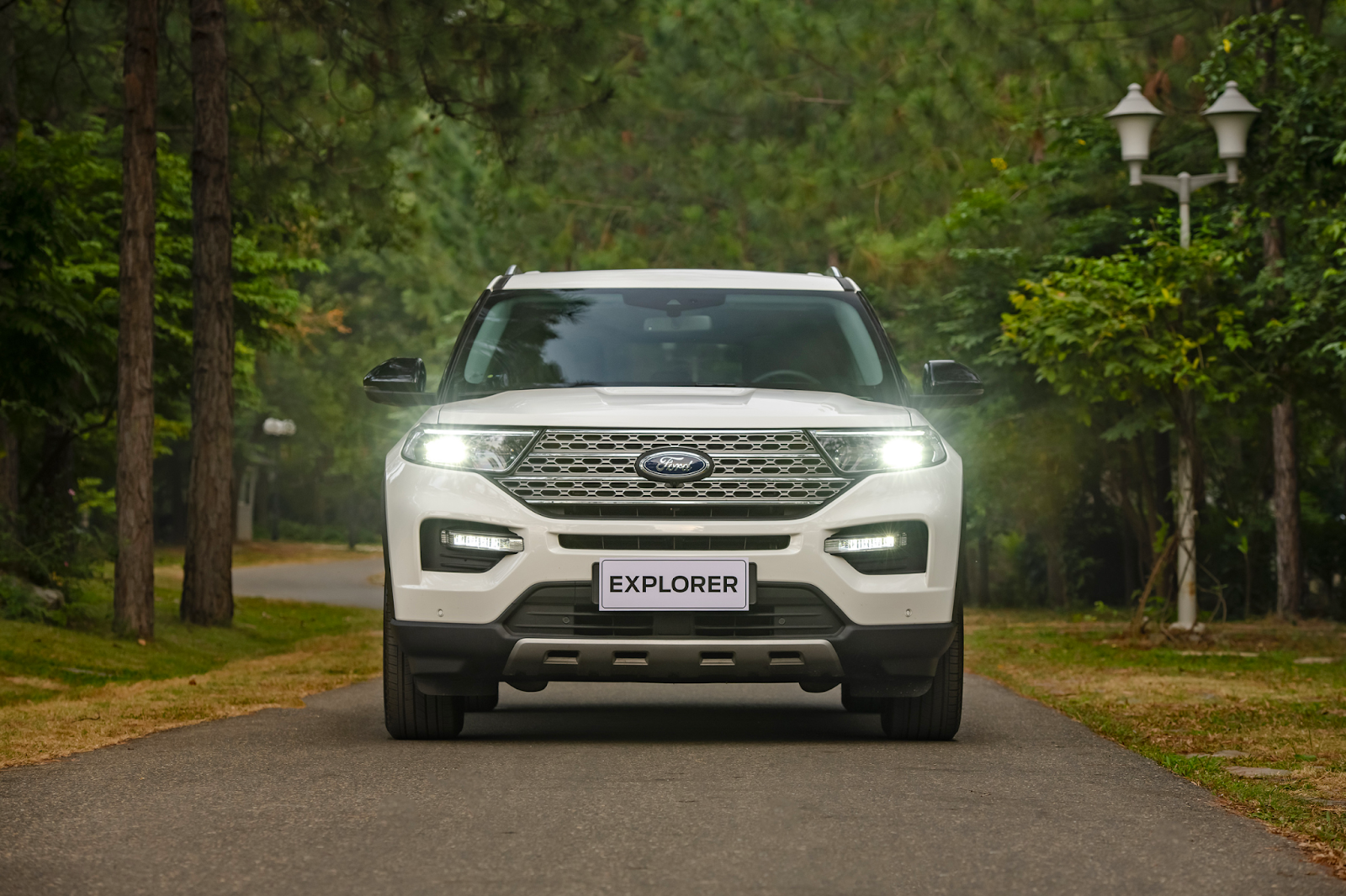 So sánh Volkswagen Teramont 'full option' mới ra mắt và Ford Explorer so sanh volkswagen teramont full option moi ra mat va ford explorer 4572 2 - So sánh Volkswagen Teramont 'full option' mới ra mắt và Ford Explorer
