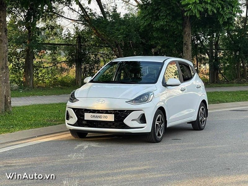 Đánh giá Hyundai Grand i10 sedan 2023: Xe giá rẻ chạy dịch vụ rất tốt dau xe hyundai i10 2024 winauto 6 800x600 - Đánh giá Hyundai Grand i10 sedan 2023: Xe giá rẻ chạy dịch vụ rất tốt