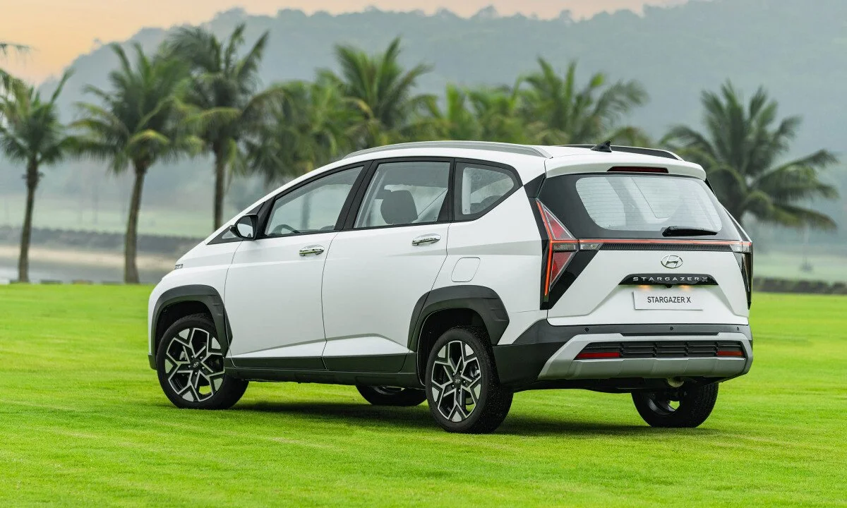 nen chon hyundai stargazer x hay toyota veloz cross top tren duong dua danh cho phan khuc mpv 7 cho 4831 5 - N&ecirc;n chọn Hyundai Stargazer X hay Toyota Veloz Cross Top tr&ecirc;n đường đua d&agrave;nh cho ph&acirc;n kh&uacute;c MPV 7 chỗ?