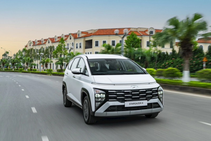 Nên chọn Hyundai Stargazer X hay Toyota Veloz Cross Top trên đường đua dành cho phân khúc MPV 7 chỗ? nen chon hyundai stargazer x hay toyota veloz cross top tren duong dua danh cho phan khuc mpv 7 cho 4831 800x534 - Nên chọn Hyundai Stargazer X hay Toyota Veloz Cross Top trên đường đua dành cho phân khúc MPV 7 chỗ?