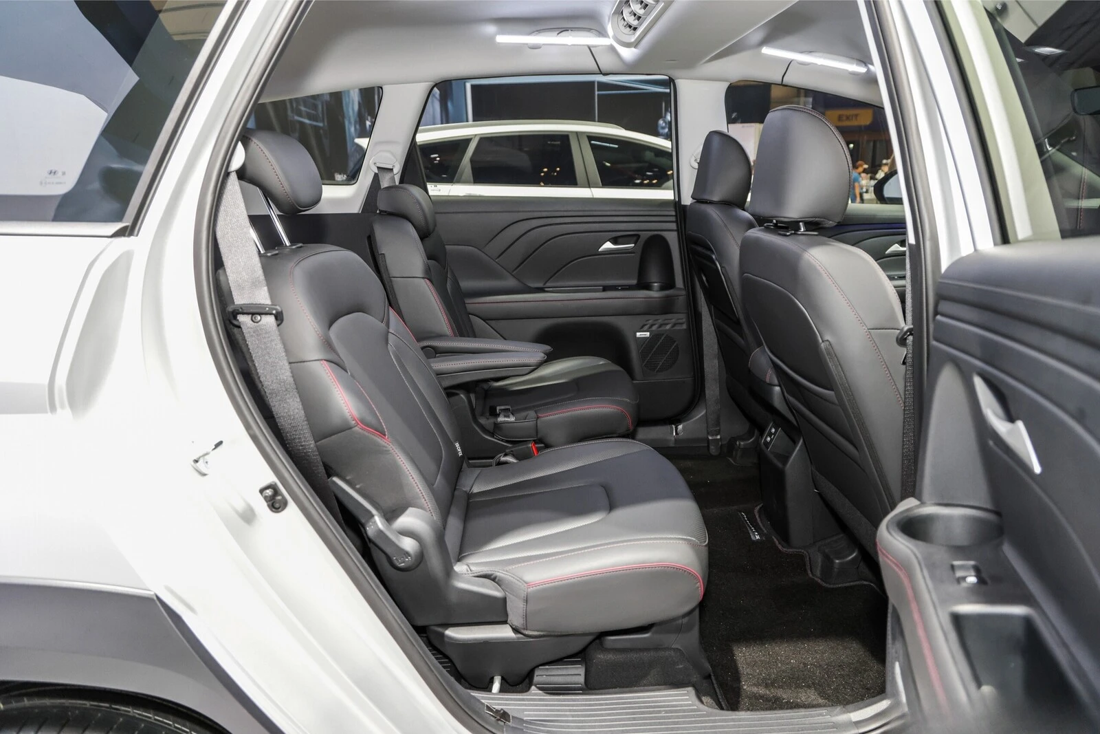 nen chon hyundai stargazer x hay toyota veloz cross top tren duong dua danh cho phan khuc mpv 7 cho 4831 9 - N&ecirc;n chọn Hyundai Stargazer X hay Toyota Veloz Cross Top tr&ecirc;n đường đua d&agrave;nh cho ph&acirc;n kh&uacute;c MPV 7 chỗ?