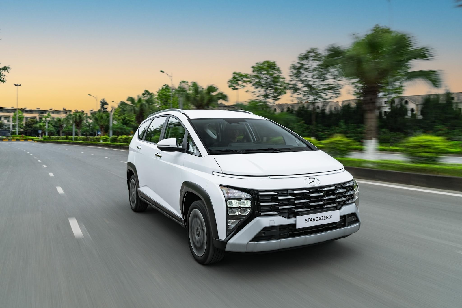 So sánh Hyundai Stargazer X và Stargazer X cao cấp - “tuy một mà hai” so sanh hyundai stargazer x va stargazer x cao cap tuy mot ma hai 4755 - So sánh Hyundai Stargazer X và Stargazer X cao cấp - “tuy một mà hai”