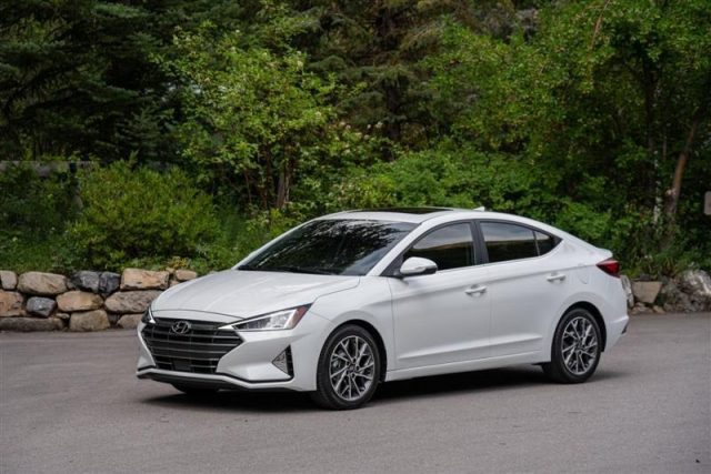 nhung mau xe hyundai 5 cho tot nhat nen mua hien nay 4986 4 - Những mẫu xe Hyundai 5 chỗ tốt nhất n&ecirc;n mua hiện nay