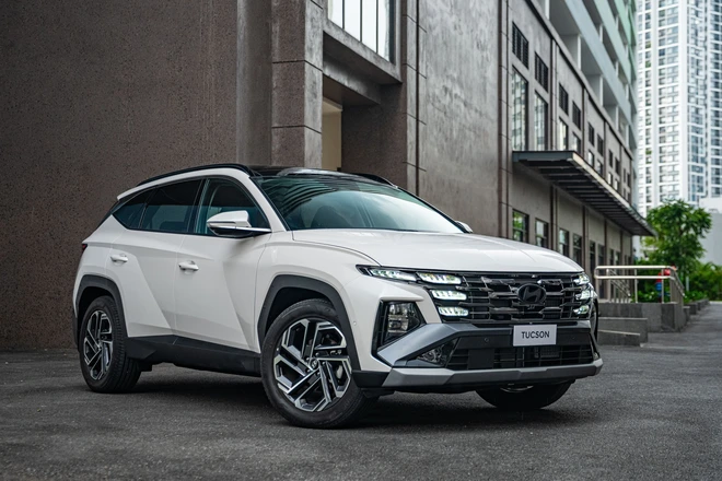 tucson 109 4 - Đ&aacute;nh gi&aacute; Hyundai Tucson bản Xăng ti&ecirc;u chuẩn, gi&aacute; 769 triệu đồng