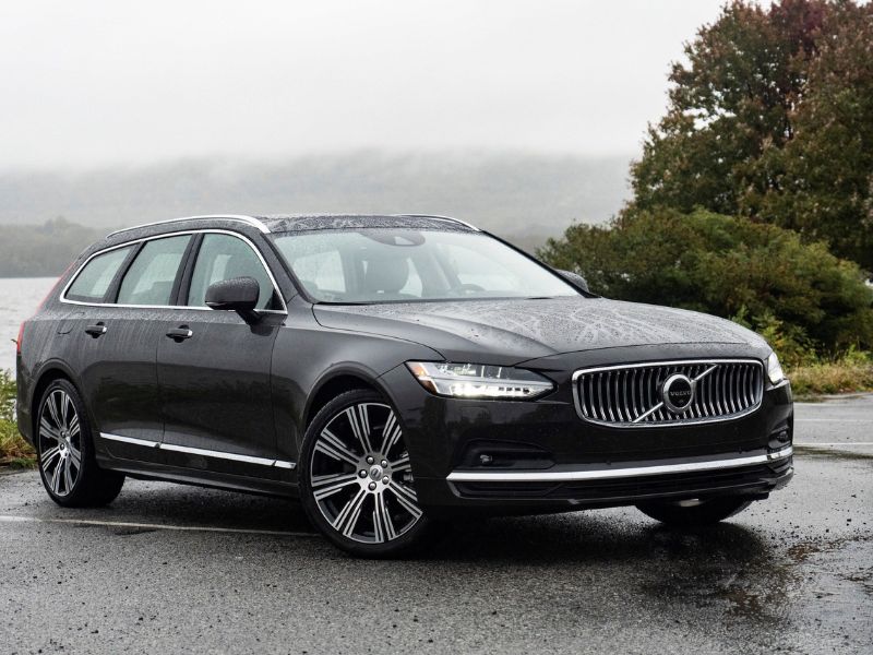 Volvo V90 2021 với thiết kế tinh tế, nội thất cao cấp