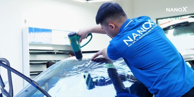 Cần dán phim cách nhiệt xe ô tô, quý khách hàng hãy liên hệ NanoX Cần dán phim cách nhiệt xe ô tô, quý khách hàng hãy liên hệ NanoX